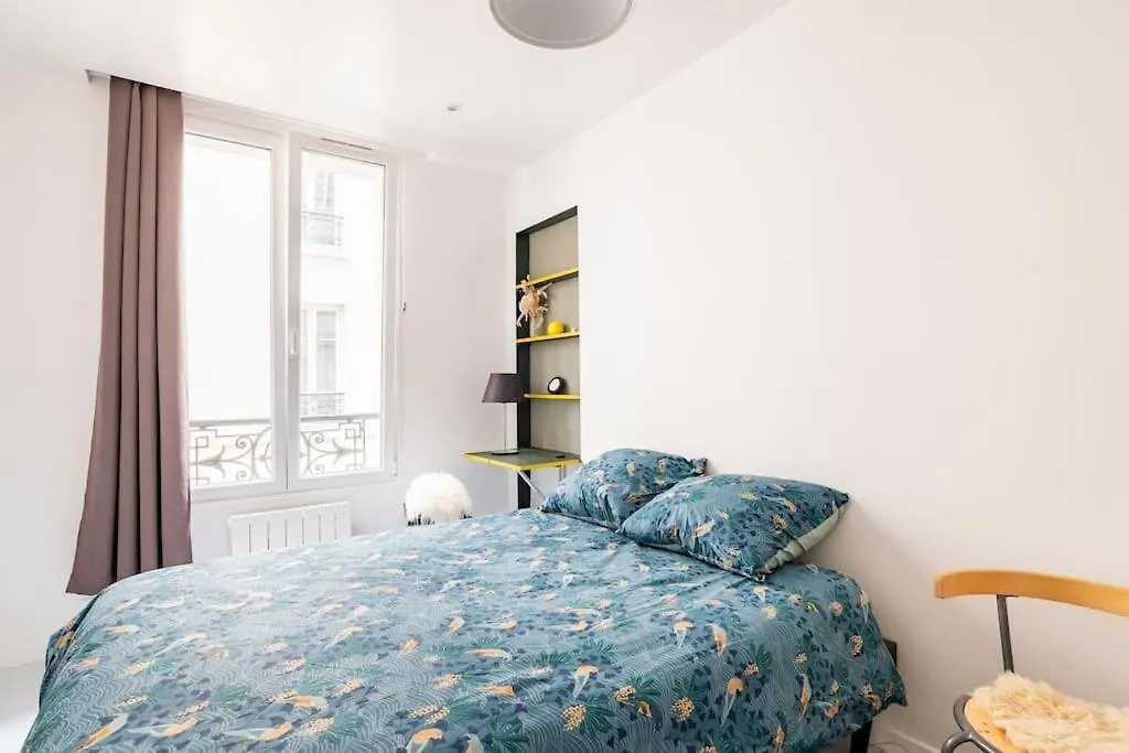 Charmant Appartement En Pierre, Ruelle Au Calme Paris 0*,  France